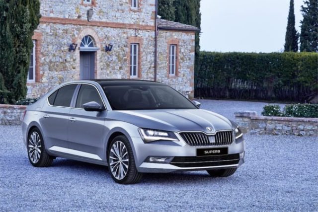 390253_foto_superb2 676x451.jpg