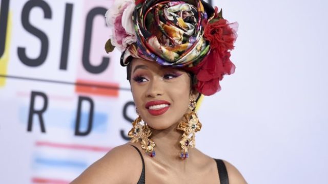 390304_2018_american_music_awards_ _arrivals_95121 e00299a0d8e944cb90773adf337d7ad1 676x502.jpg