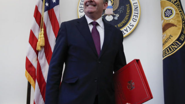 390619_liam fox 676x548.jpg