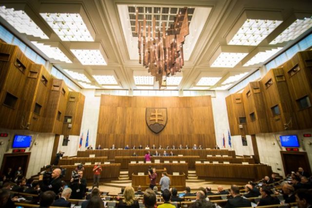 390677_narodna rada sr 676x451.jpg