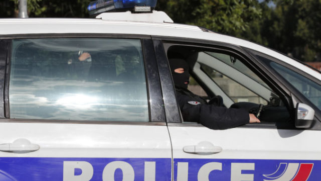 390956_francuzsko_policia 676x451.jpg