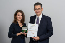 390961_henkel slovensko_ocenenie senior friendly_foto 1 676x451.jpg