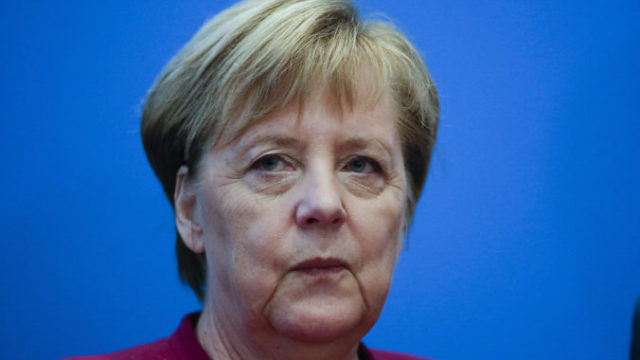 391183_angela merkelova 676x451.jpg