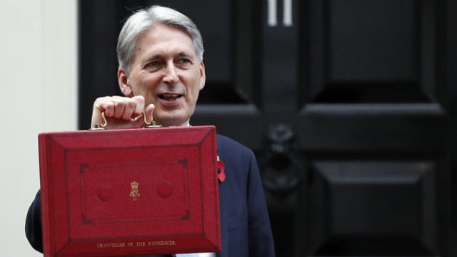 391241_britain_budget_21047 33dd725bf5804f479827cae591acbe10 676x453.jpg