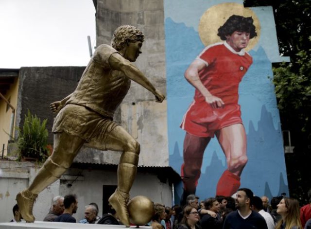 391471_argentina_maradona_statue_37389 034c76487fb146e38f2d2e1ad11b5ebe 676x497.jpg