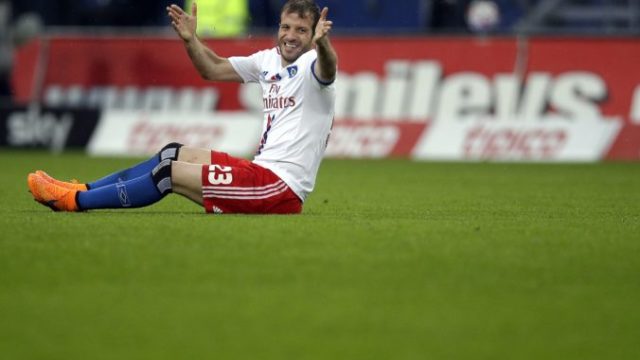 391855_rafael van der vaart 676x443.jpg