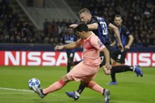 392078_skriniar suarez 676x452.jpg