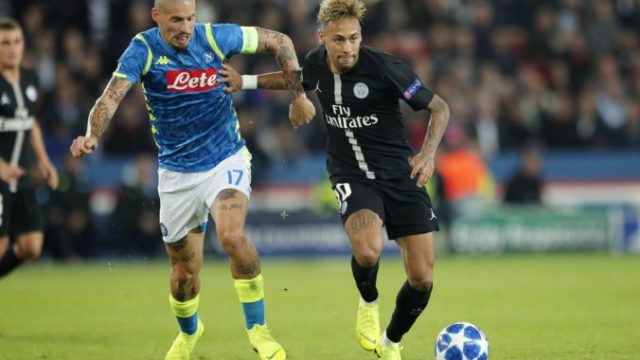 392097_marek hamsik neymar 676x455.jpg