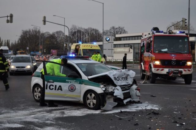 392455_222 676x449.jpg