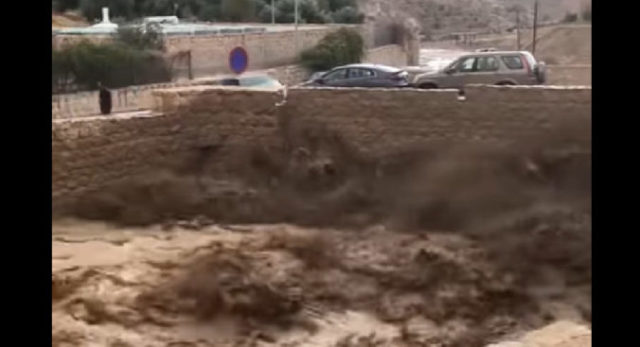 392508_jordansko zaplavy e1541845552687 676x367.jpg