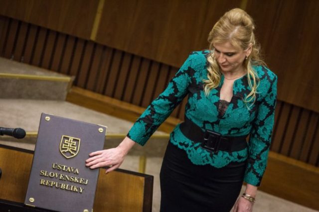 392592_jana valova 676x451.jpg