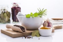 392972_herbs 923496_1920 676x451.jpg