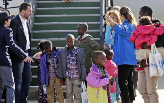 393011_italy_migrants_81756 529eed20cddd416f88865063dd6403af e1542212788537 676x424.jpg