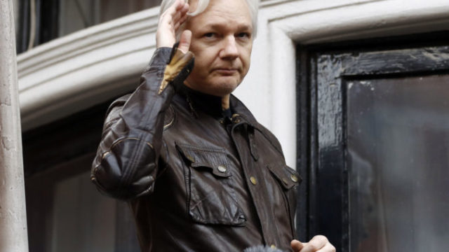 393232_assange 676x510.jpg