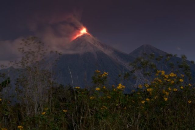 393593_aptopix_guatemala_volcano_of_fire_58028 8fe01401ff0145498aea9c4c9d6438f0 676x451.jpg