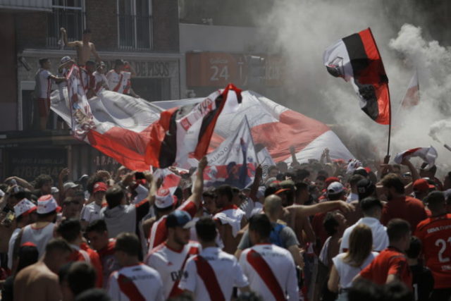 394175_argentina_soccer_copa_libertadores_19798 268c1824311f4b13bbeda86f359357f8 676x451.jpg