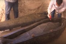 394183_hrobka 1 676x449.jpg