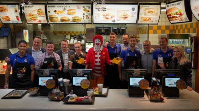 394754_mchappy day ba obchodna 27112018 676x380.jpg