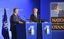 394823_petro porosenko jens stoltenberg 676x416.jpg
