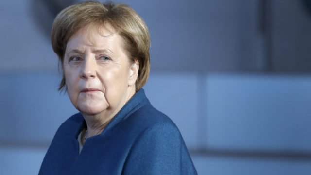 394886_merkelova2 676x431.jpg