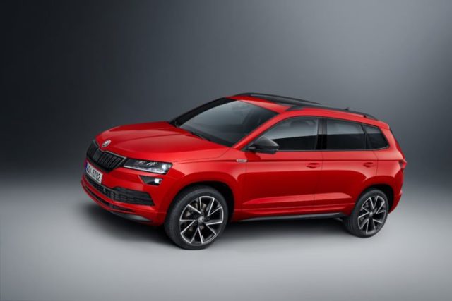 395413_karoq_sportline_03 676x451.jpg
