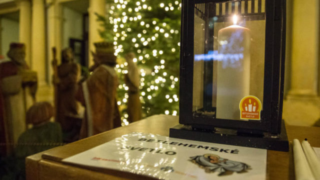 395681_betlehemske svetlo 676x451.jpg