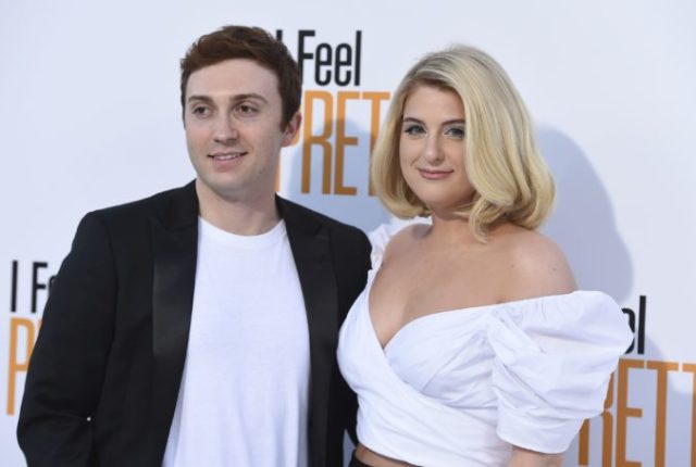 397434_meghan trainor daryl sabara 676x454.jpg