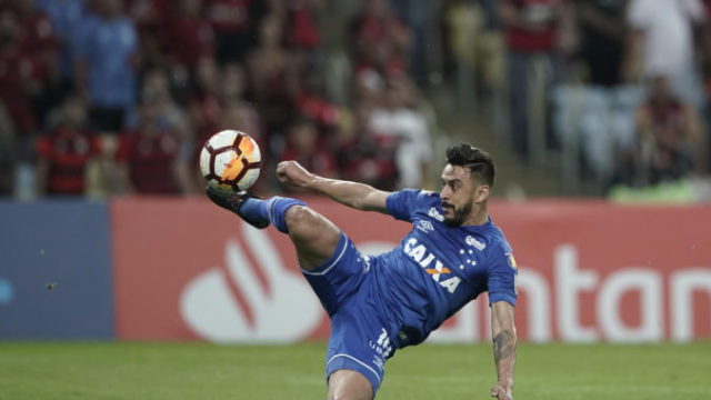 397666_brazil_soccer_copa_libertadores_75122 95e6112da00e426897cef024345d0215 676x451.jpg