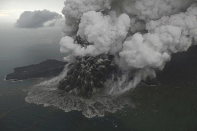 397803_indonesia_tsunami_22262 a6235c5ea26a48fc9241dcb743d2b981 676x451.jpg