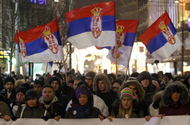 398395_serbia_protest_53927 4da41588741a4961a4a9bf2826aca87c 676x446.jpg