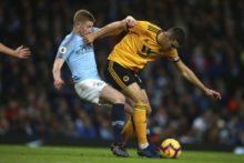 399283_kevin de bruyne conor coady 676x451.jpg