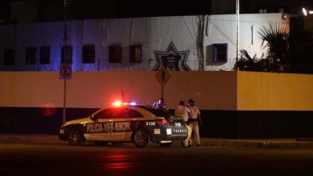 400173_policia mexiko 676x451.jpg