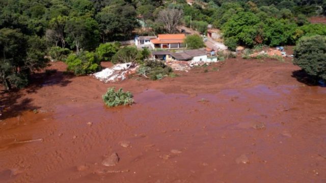 400676_brazil_dam_collapse_59124 43430b38173341a7b827b96a28f9baf2 1 676x418.jpg