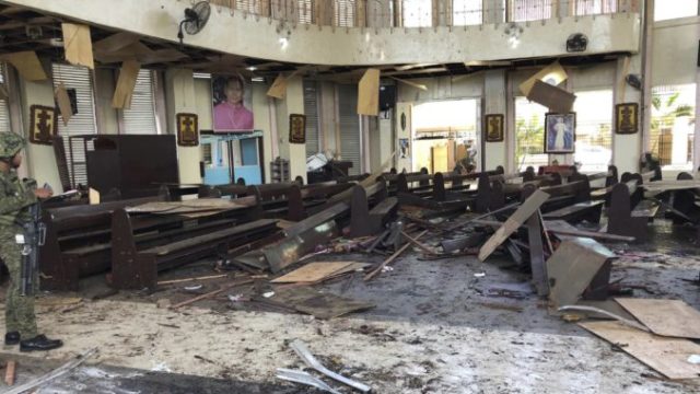 400748_philippines_bombing_28791 73f7ca1da0c840879de5a1d7627f8d71 e1548580112713 676x407.jpg