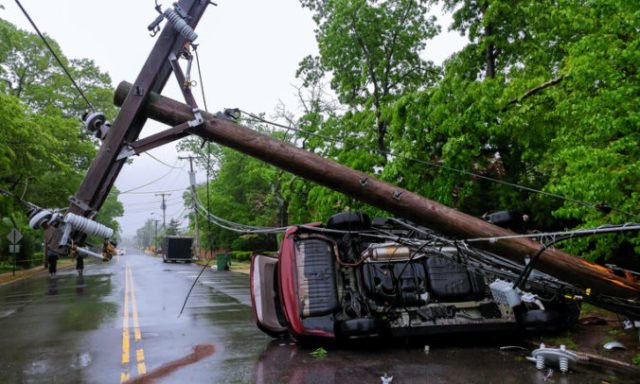 400882_tornado 676x406.jpg