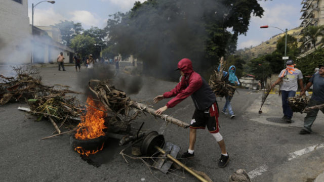 401015_protest 676x443.jpg