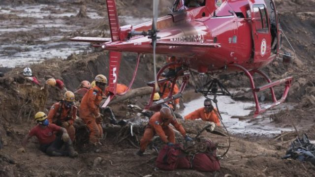 401052_brazil_dam_collapse_52063 53f91e10d23a47efa6d21820abfadfca 676x434.jpg