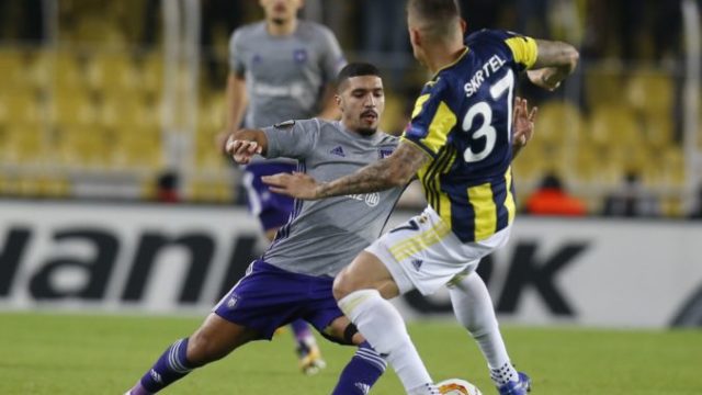 401387_martin skrtel fenerbahce istanbul 676x549.jpg