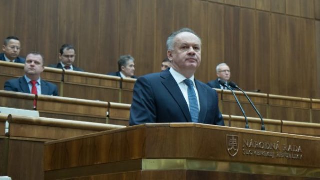 402133_andrej kiska 1 676x451.jpg