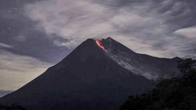 402305_merapi 676x449.jpg