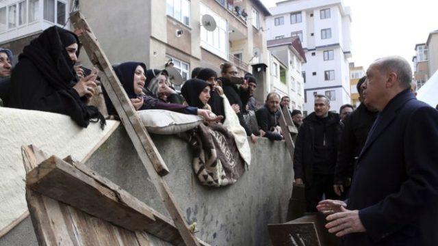 402409_turkey_building_collapse_95149 f8799e7a625c4e22bbbb8d13abac2572 676x429.jpg