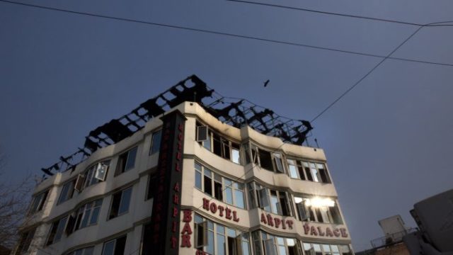 402661_poziar hotel arpit palace nai dilli 676x442.jpg