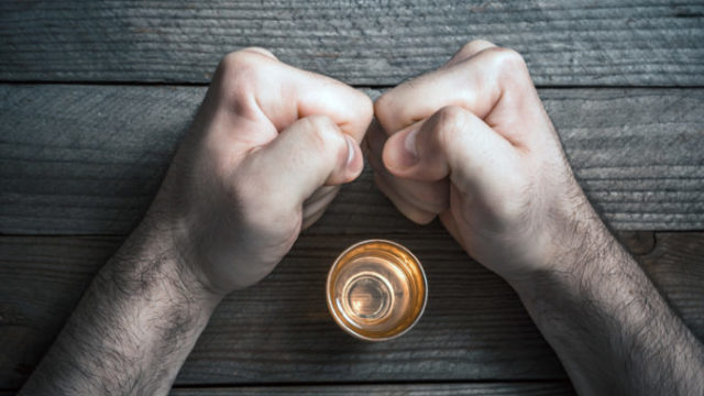 402748_alkohol 676x451.jpg
