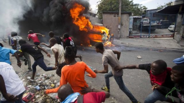 402791_aptopix_haiti_protests_96389 357cfa4eb81949ac8deca76de4c22289 676x451.jpg