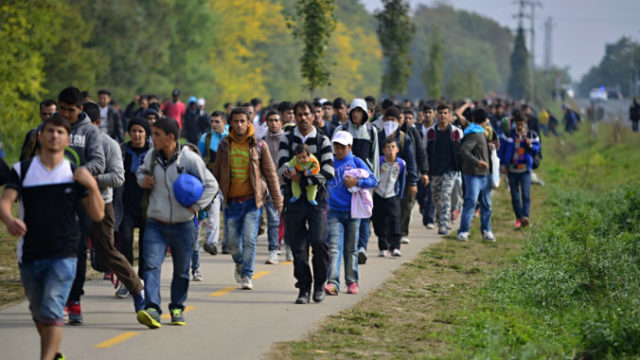 403062_migranti 676x450.jpg