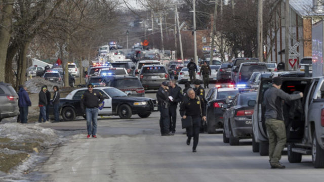 403196_active_shooter_aurora_94018 61436f7ac1c64cec99930c8a43032091 676x409.jpg