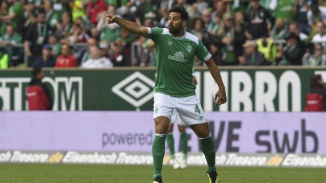 403357_claudio pizarro werder bremy i. bundesliga 676x430.jpg