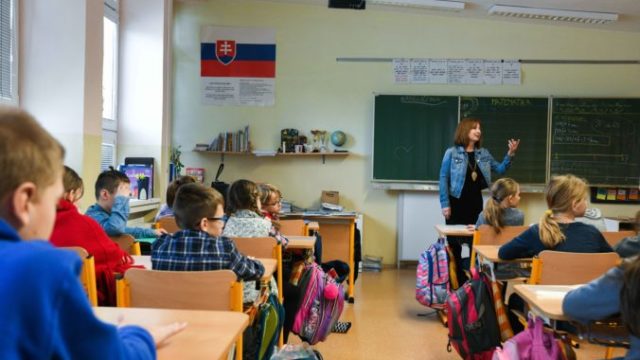 403401_skola 676x451.jpg