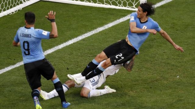 403569_edinson cavani luis suarez 676x470.jpg