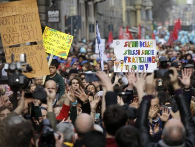 404683_italy_anti_racism_demonstration_28832 a0bd4070957e4894a4bd855d0243146d 676x510.jpg